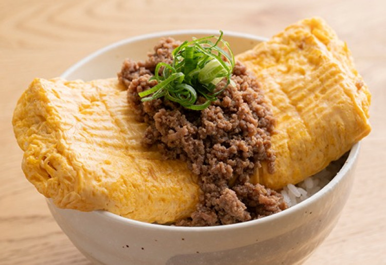 ▼肉そぼろのせ「京だし巻丼」